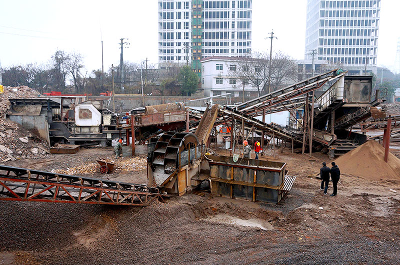 建筑垃圾处理现场-建筑垃圾破碎机